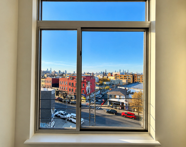 184 Noll Street - Photo Thumbnail 8