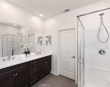 7075 Montecito Lane - Photo Thumbnail 20