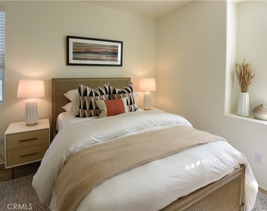 7075 Montecito Lane - Photo Thumbnail 16