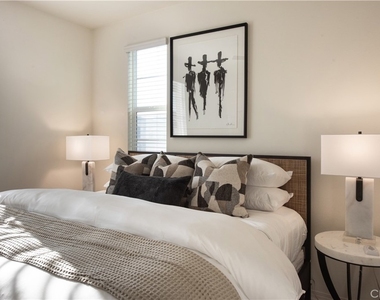 7075 Montecito Lane - Photo Thumbnail 18