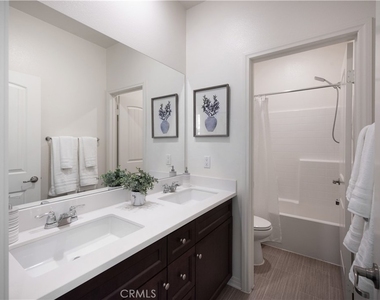 7075 Montecito Lane - Photo Thumbnail 24