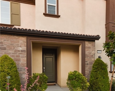 7075 Montecito Lane - Photo Thumbnail 2