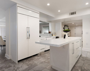 155 N Hamilton Drive - Photo Thumbnail 14