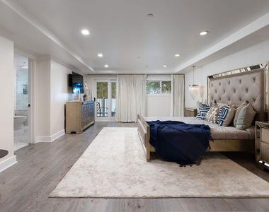 155 N Hamilton Drive - Photo Thumbnail 21