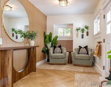 725 Pennsylvania Ave - Photo Thumbnail 2
