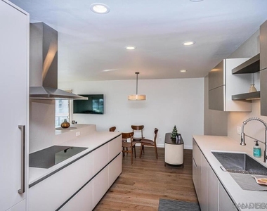 909 Coast Blvd - Photo Thumbnail 3