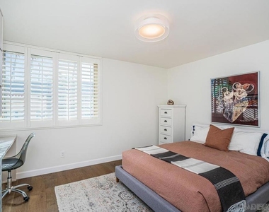 909 Coast Blvd - Photo Thumbnail 10