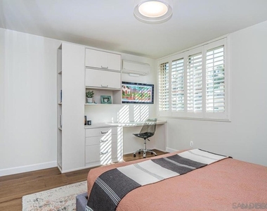 909 Coast Blvd - Photo Thumbnail 11