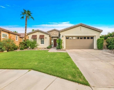 60636 Desert Shadows Drive - Photo Thumbnail 40