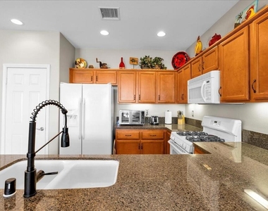 60636 Desert Shadows Drive - Photo Thumbnail 46