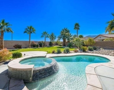 60636 Desert Shadows Drive - Photo Thumbnail 9