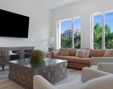 155 E Boca Raton Road - Photo Thumbnail 14