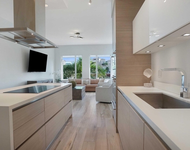 155 E Boca Raton Road - Photo Thumbnail 11
