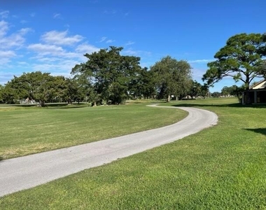 36 Ironwood Way N - Photo Thumbnail 14