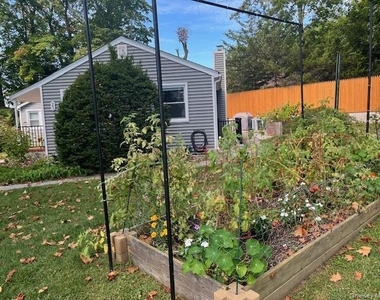 23 West Drive - Photo Thumbnail 6
