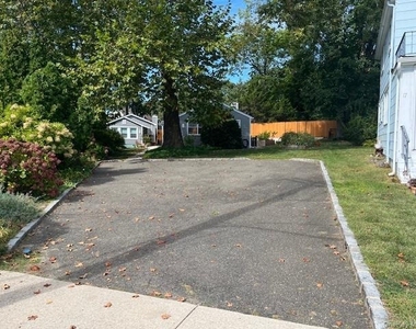23 West Drive - Photo Thumbnail 8