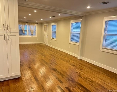 23 West Drive - Photo Thumbnail 12