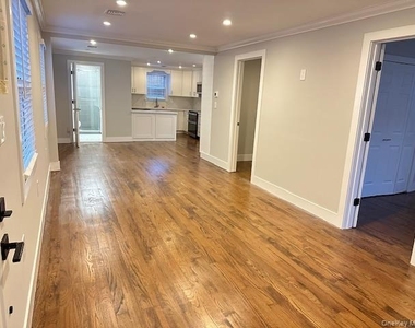 23 West Drive - Photo Thumbnail 9