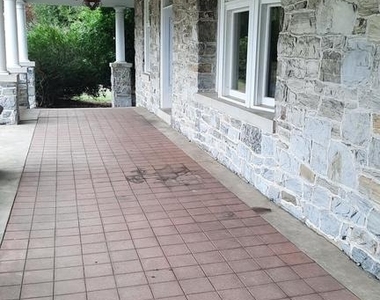 2315 Magnolia Drive - Photo Thumbnail 3