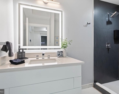 5311 Atlantic Avenue - Photo Thumbnail 3
