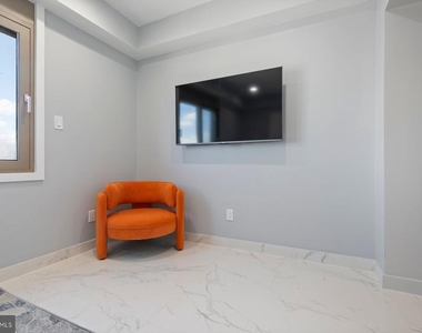 5311 Atlantic Avenue - Photo Thumbnail 8