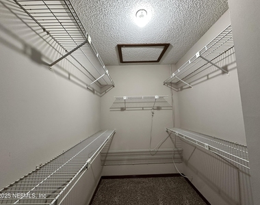 1114 Romaine Circle W - Photo Thumbnail 7