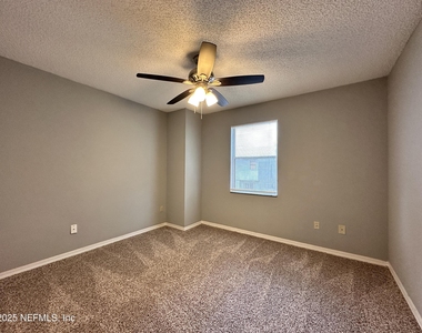 1114 Romaine Circle W - Photo Thumbnail 11