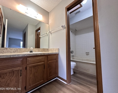 1114 Romaine Circle W - Photo Thumbnail 8