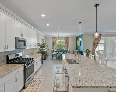 17339 Palmetto Pass Lane - Photo Thumbnail 12