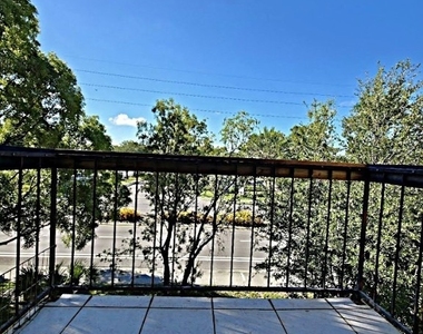 2885 Winkler Avenue - Photo Thumbnail 9
