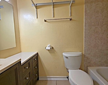 2885 Winkler Avenue - Photo Thumbnail 14