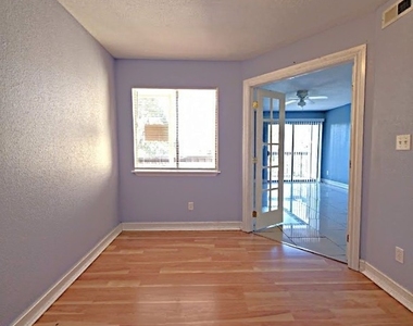 2885 Winkler Avenue - Photo Thumbnail 4