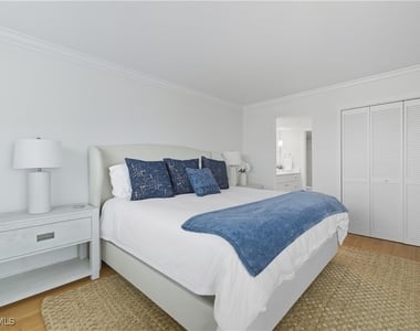 3443 Gulf Shore Boulevard N - Photo Thumbnail 11