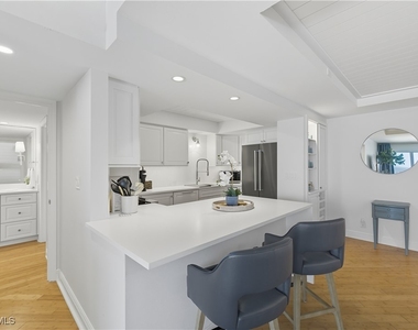 3443 Gulf Shore Boulevard N - Photo Thumbnail 7