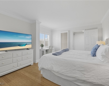 3443 Gulf Shore Boulevard N - Photo Thumbnail 16