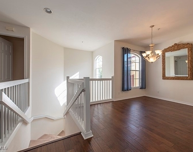 2110 Arielle Drive - Photo Thumbnail 3