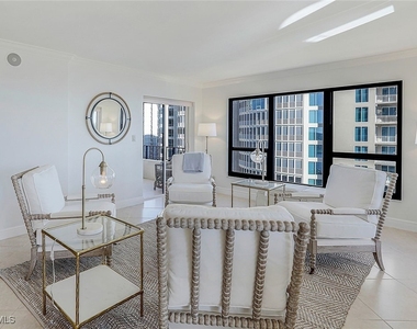 4451 Gulf Shore Boulevard N - Photo Thumbnail 2