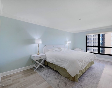 4451 Gulf Shore Boulevard N - Photo Thumbnail 7