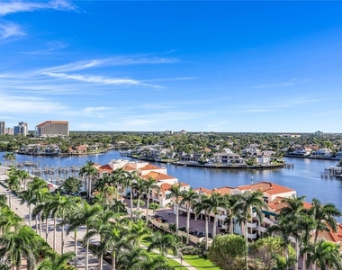 4451 Gulf Shore Boulevard N - Photo Thumbnail 13