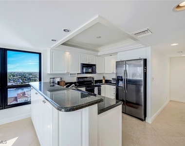 4451 Gulf Shore Boulevard N - Photo Thumbnail 3