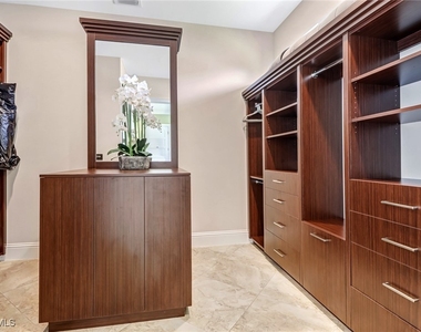 6487 Warwick Avenue - Photo Thumbnail 20