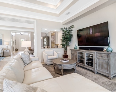 6487 Warwick Avenue - Photo Thumbnail 8