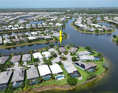 6487 Warwick Avenue - Photo Thumbnail 35