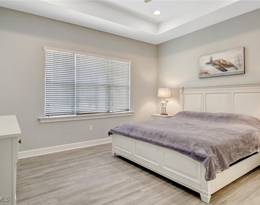 7194 Dominica Drive - Photo Thumbnail 15