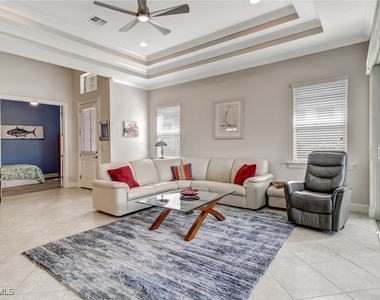 7194 Dominica Drive - Photo Thumbnail 12
