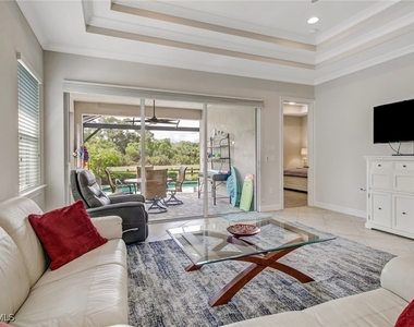 7194 Dominica Drive - Photo Thumbnail 10