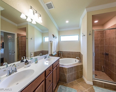 9533 Avellino Way - Photo Thumbnail 8