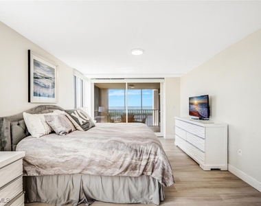 6849 Grenadier Boulevard - Photo Thumbnail 12