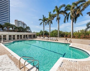 6849 Grenadier Boulevard - Photo Thumbnail 30