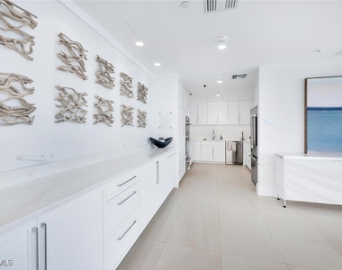 4001 Gulf Shore Boulevard N - Photo Thumbnail 8